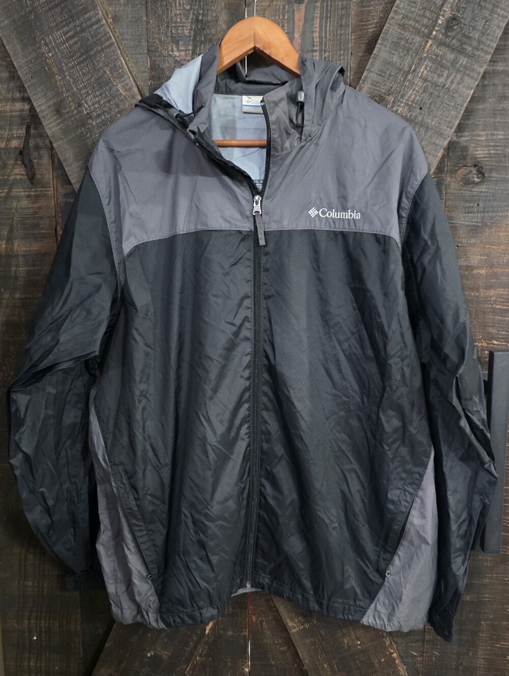 Columbia Men’s Black & Gray Lightweight Packable Windbreaker Jacket Sz Large